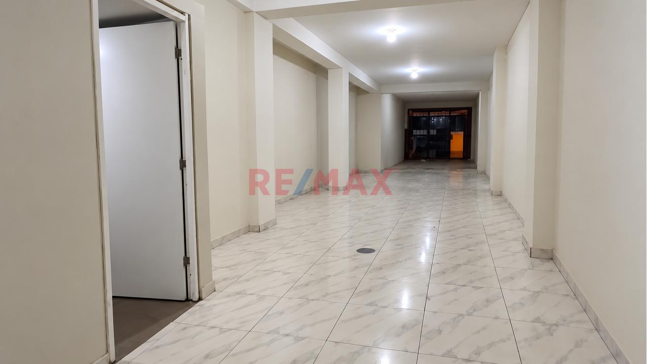 Local Comercial En Alquiler En Av. Los Olivos | 70 M², Primer Piso Y Portón Amplio - 2