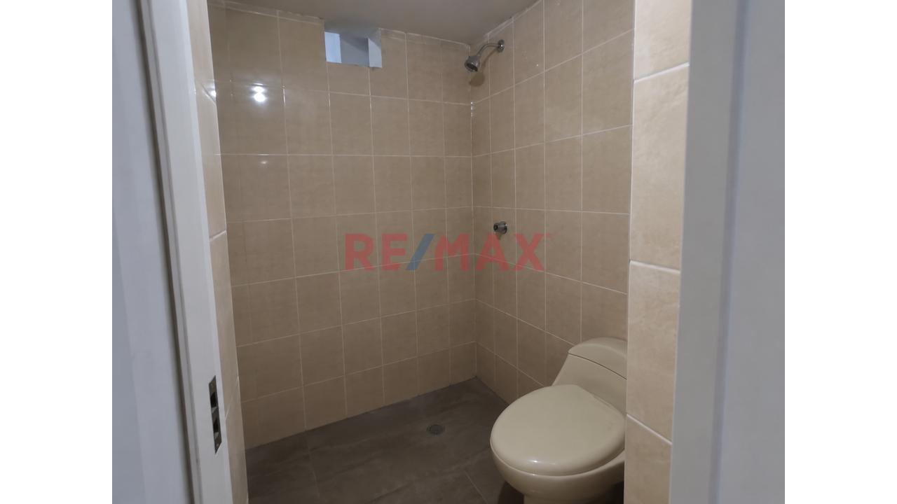 Local Comercial En Alquiler En Av. Los Olivos | 70 M², Primer Piso Y Portón Amplio - 3