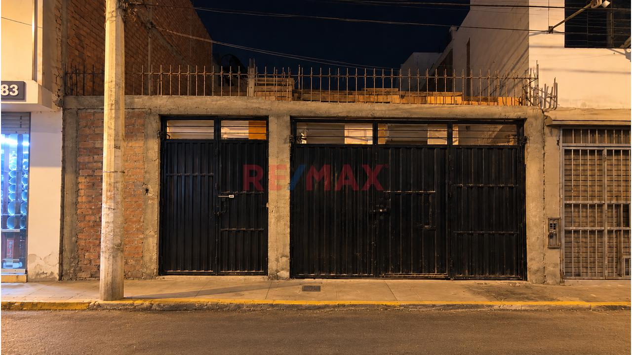 Local Comercial En Alquiler En Av. Los Olivos | 70 M², Primer Piso Y Portón Amplio - 1