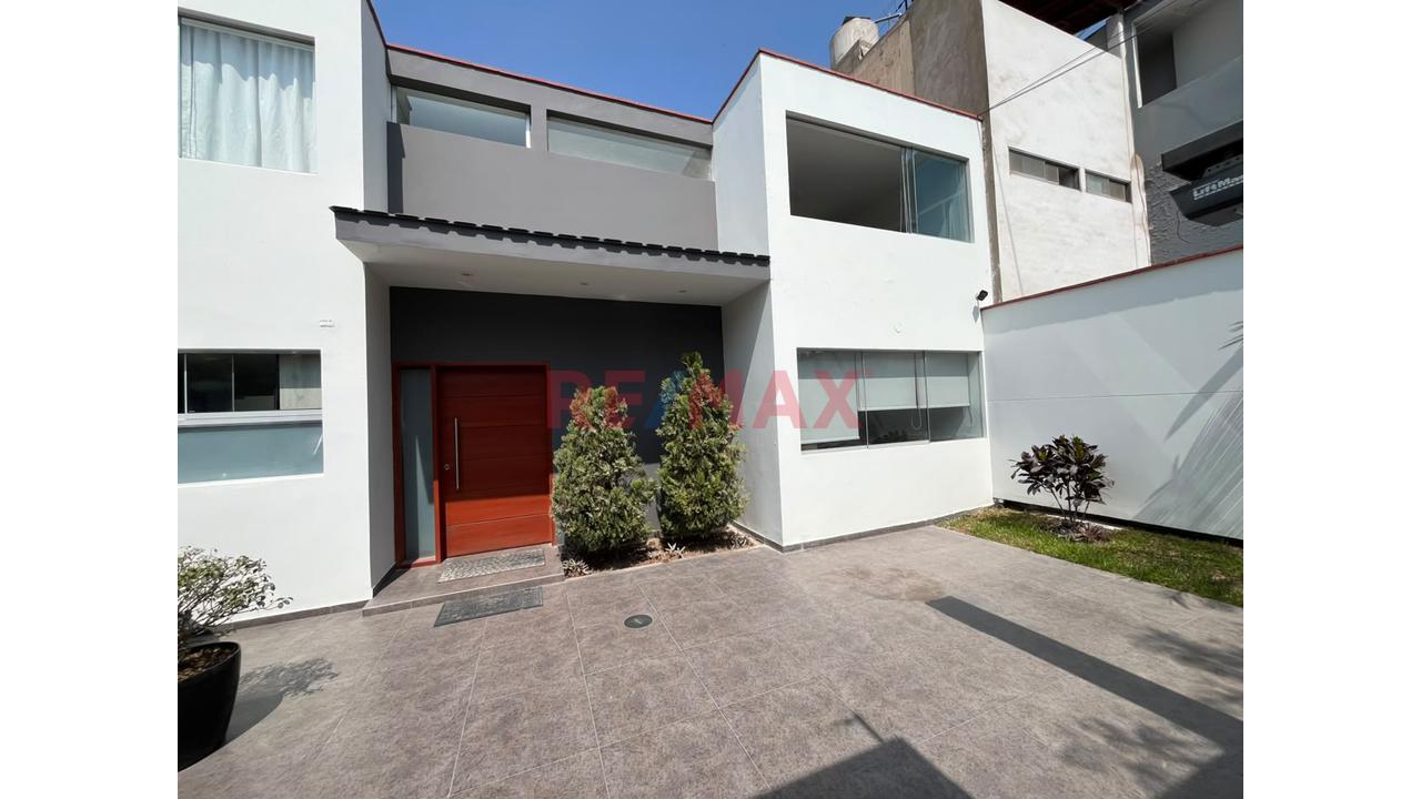 Alquiler De Casa Con Jardín En Surco | Vivienda O Oficinas Administrativas — foto 2
