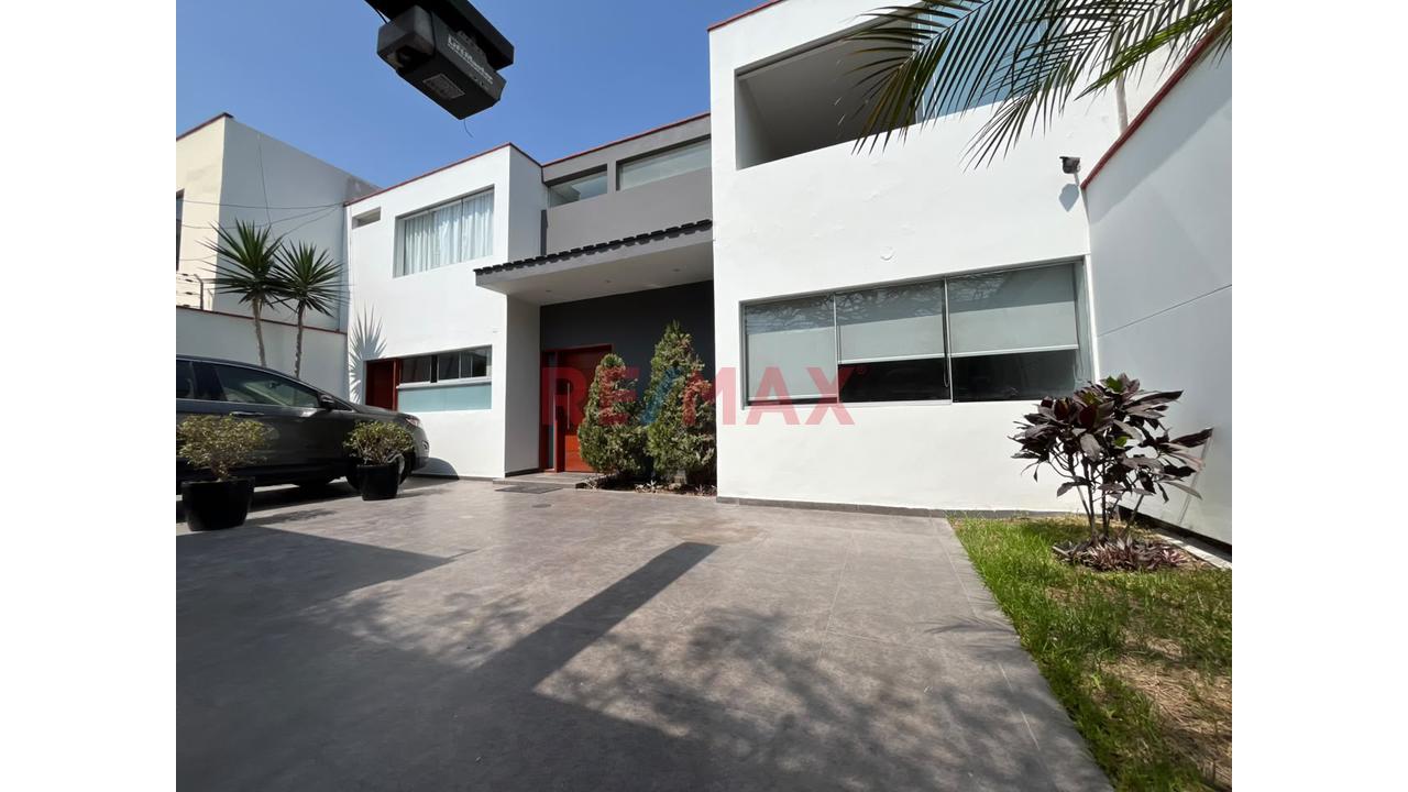 Alquiler De Casa Con Jardín En Surco | Vivienda O Oficinas Administrativas — foto 3