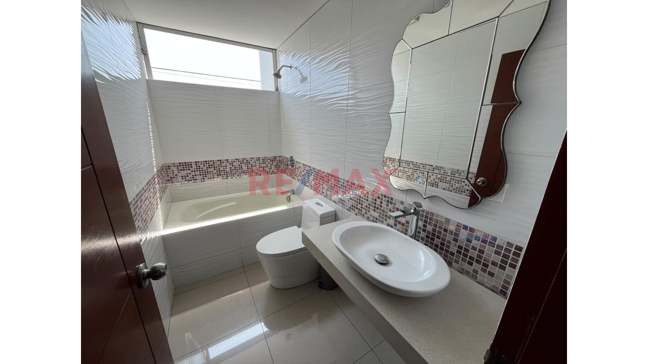 Alquiler De Casa Con Jardín En Surco | Vivienda O Oficinas Administrativas — foto 9