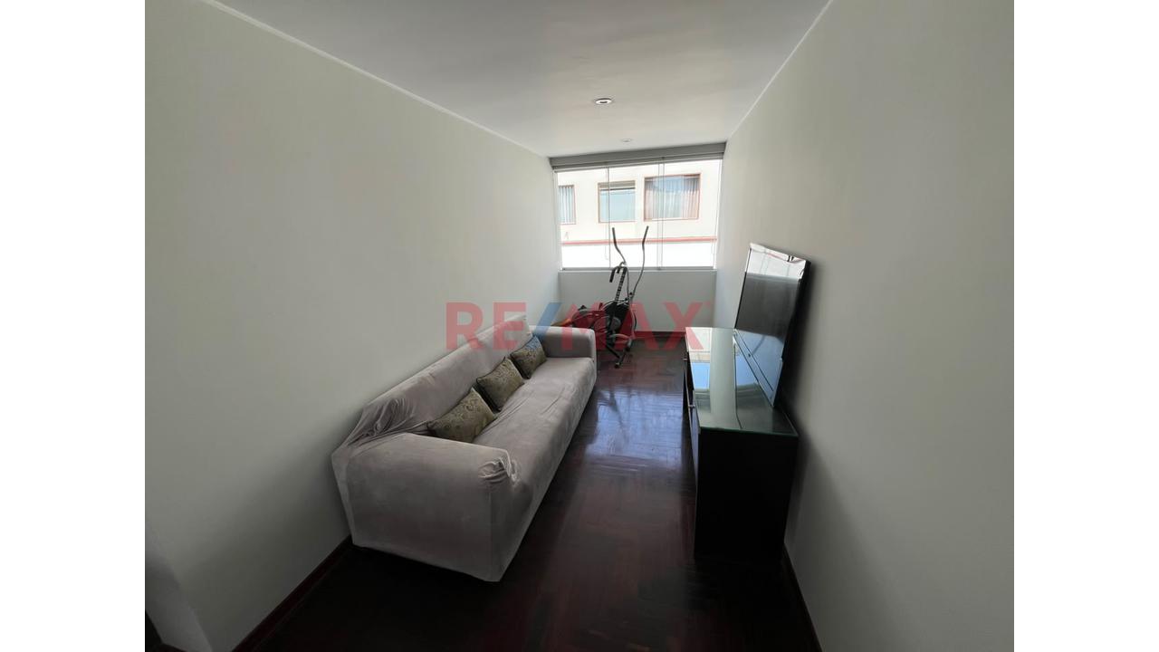 Alquiler De Casa Con Jardín En Surco | Vivienda O Oficinas Administrativas — foto 7