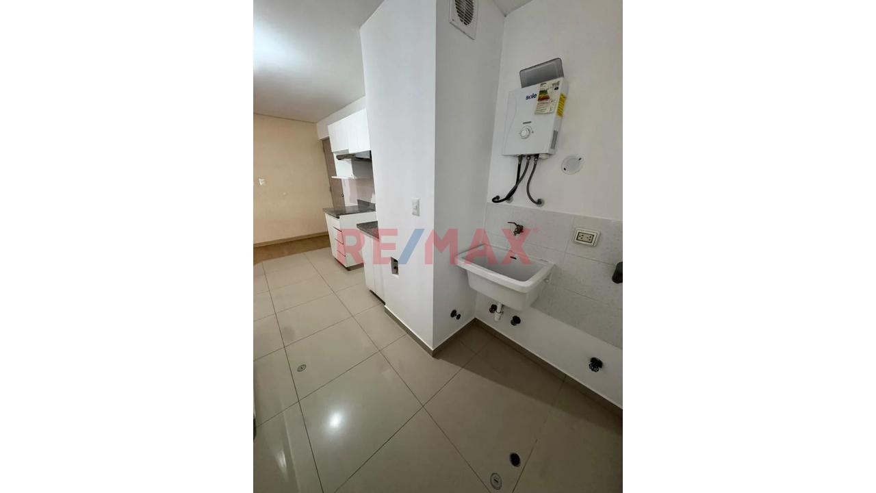 Departamento Con Cochera Y Deposito En Alquiler – Av La Paz, San Miguel — foto 7