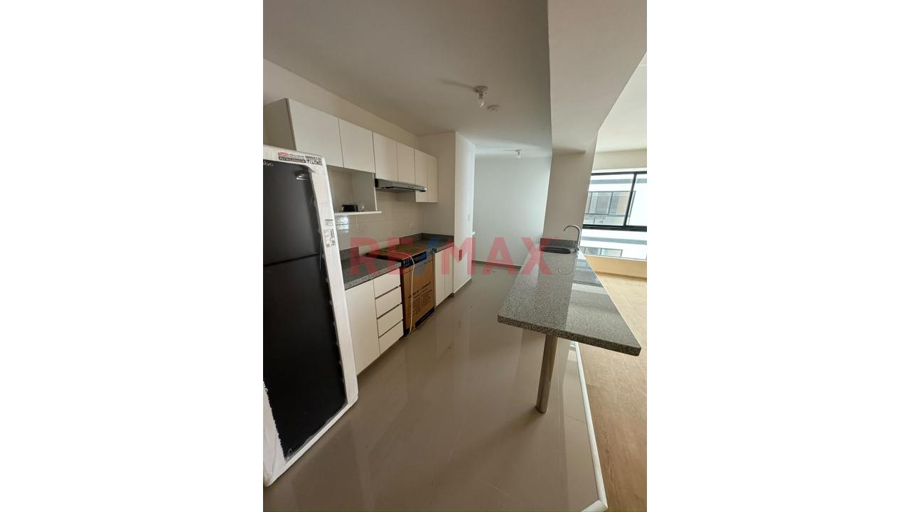 Departamento Con Cochera Y Deposito En Alquiler – Av La Paz, San Miguel — foto 3