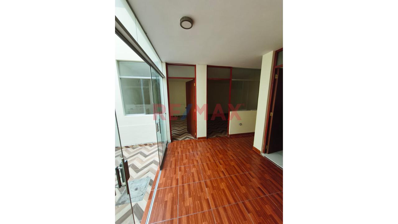 Casa En Alquiler Con 2 Departamentos Independientes En Socabaya — foto 9