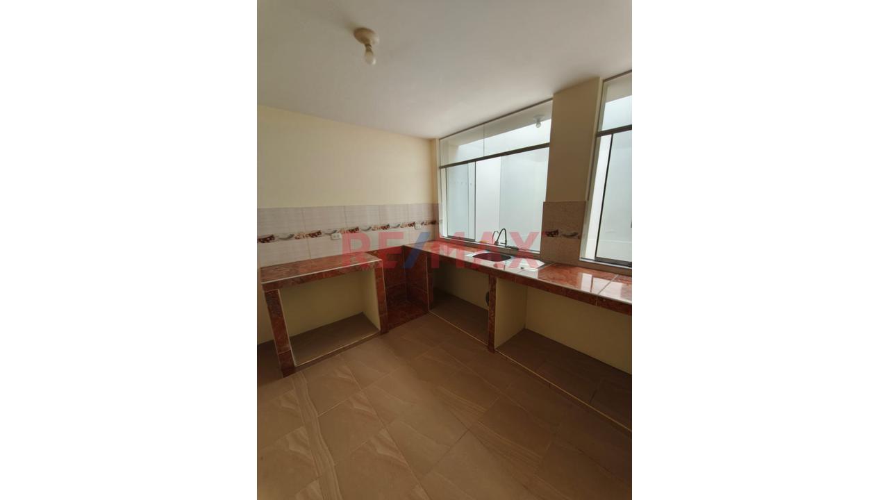 Casa En Alquiler Con 2 Departamentos Independientes En Socabaya — foto 10