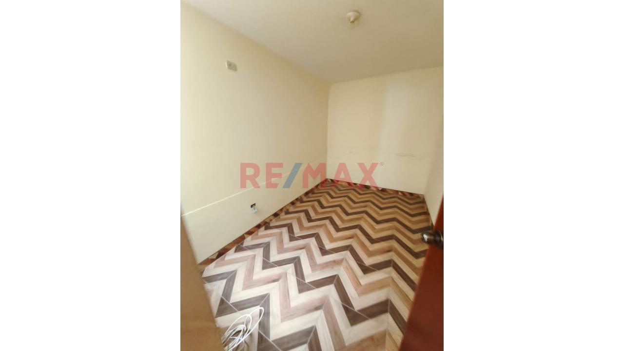 Casa En Alquiler Con 2 Departamentos Independientes En Socabaya — foto 12
