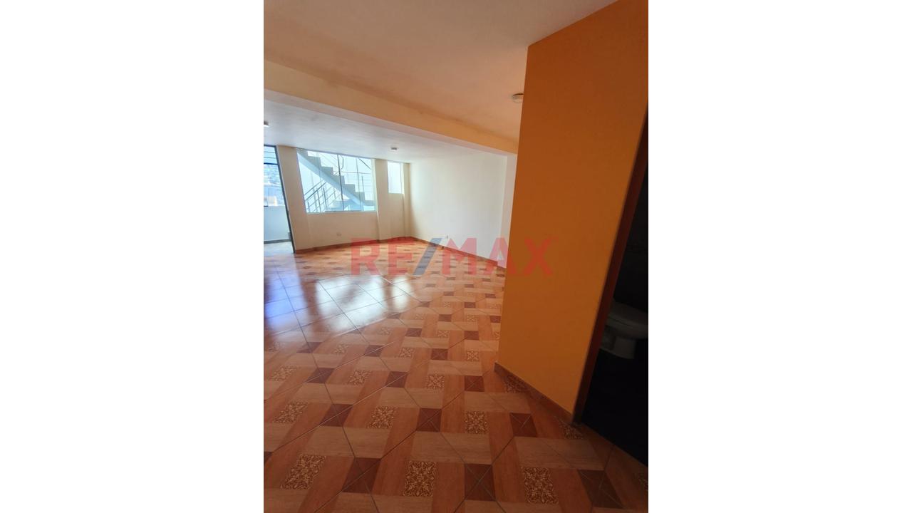 Casa En Alquiler Con 2 Departamentos Independientes En Socabaya — foto 7