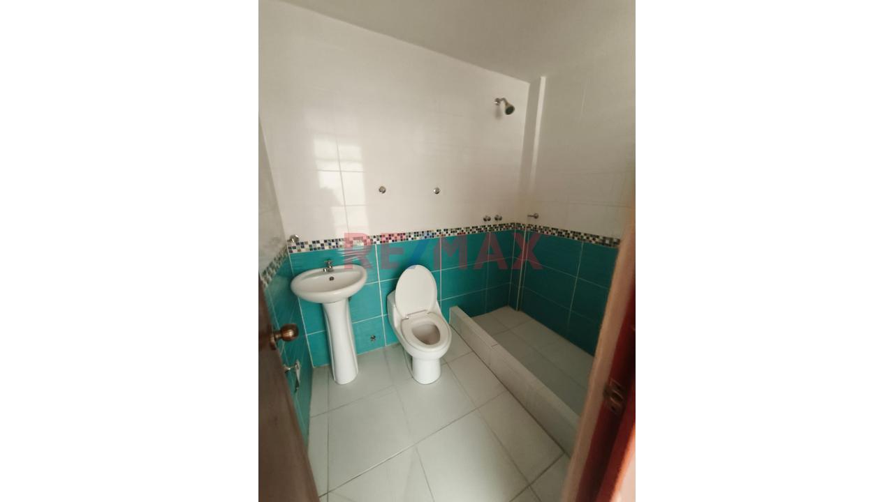 Casa En Alquiler Con 2 Departamentos Independientes En Socabaya — foto 11