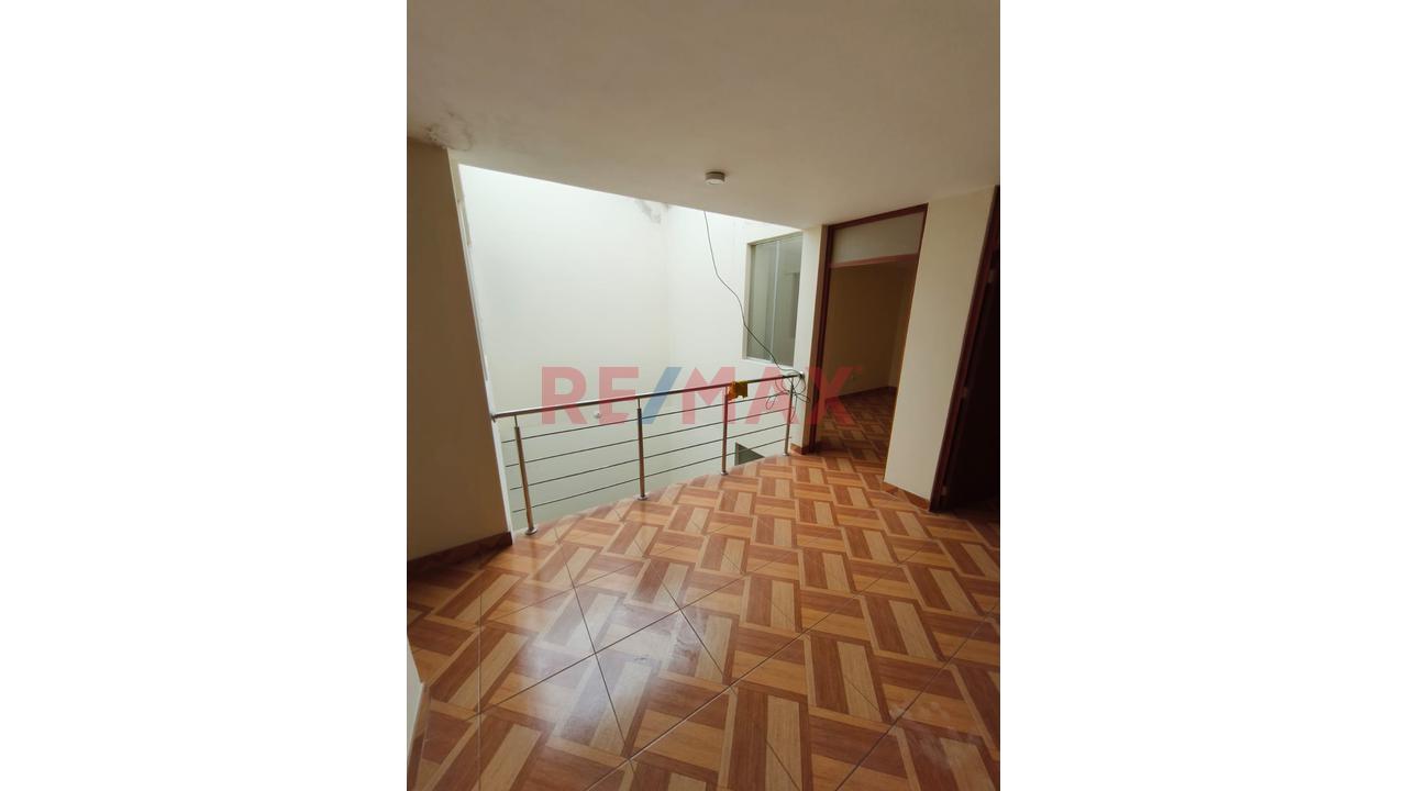 Casa En Alquiler Con 2 Departamentos Independientes En Socabaya — foto 5