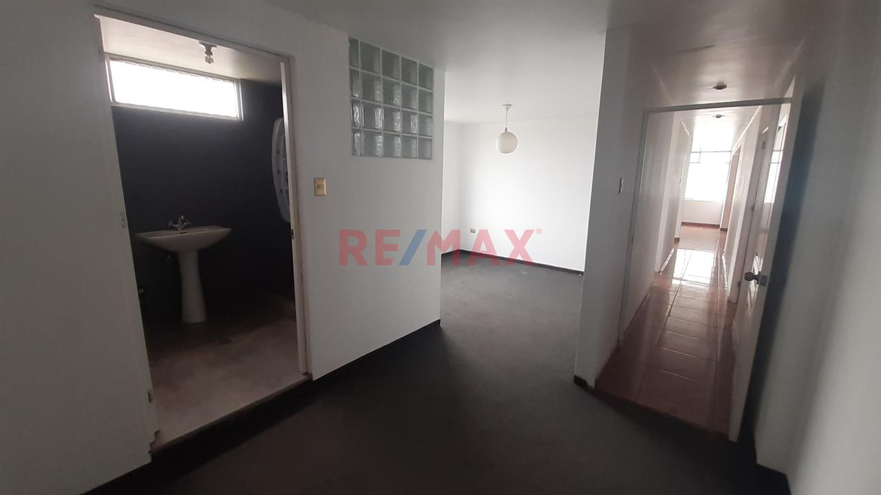 Venta De Casa En San Juan De Miraflores 287.10M2 Construida — foto 15