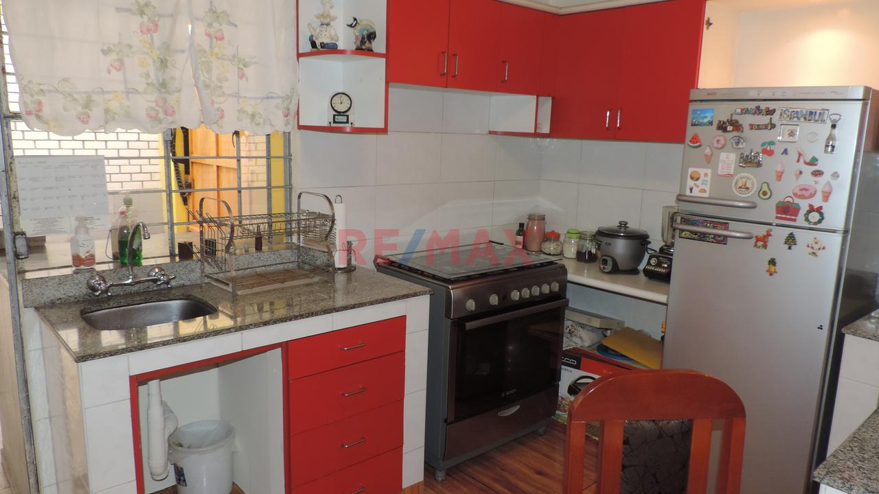 Venta De Casa En San Juan De Miraflores 287.10M2 Construida — foto 6