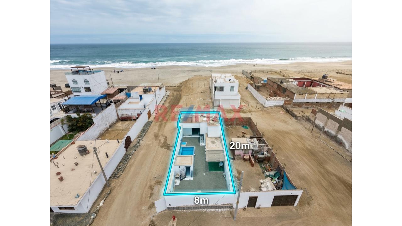 Esquina En Primera Fila: Triple Frente, Piscina Y El Mar Como Vecino — foto 2