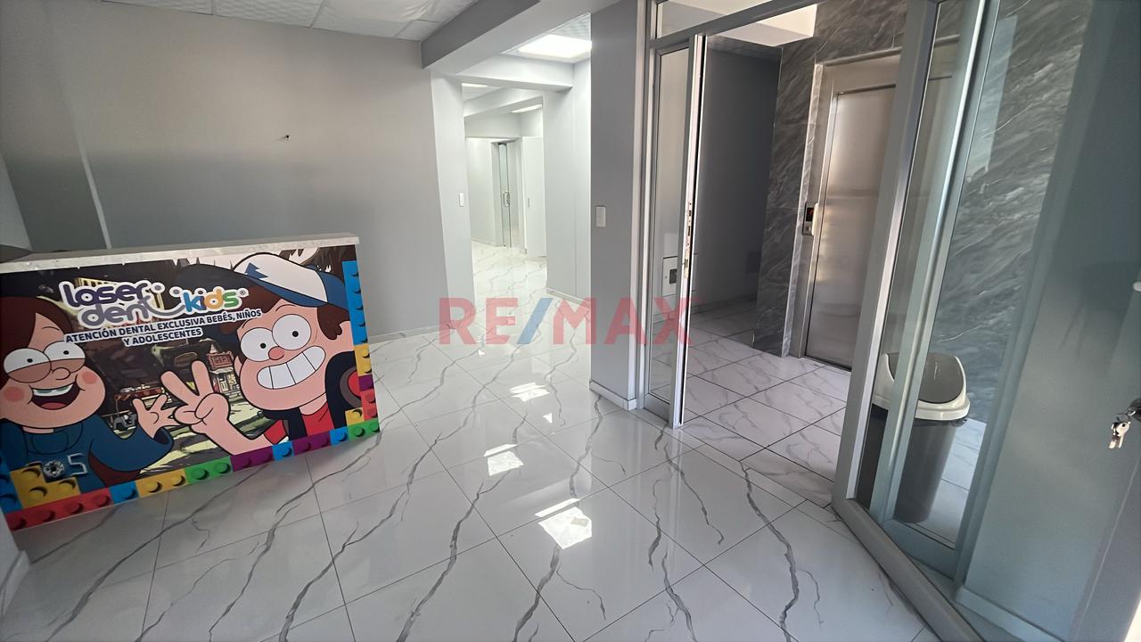 Amplio Local En Alquiler Cerca Al Mall Aventura Porongoche, Paucarpata - 5