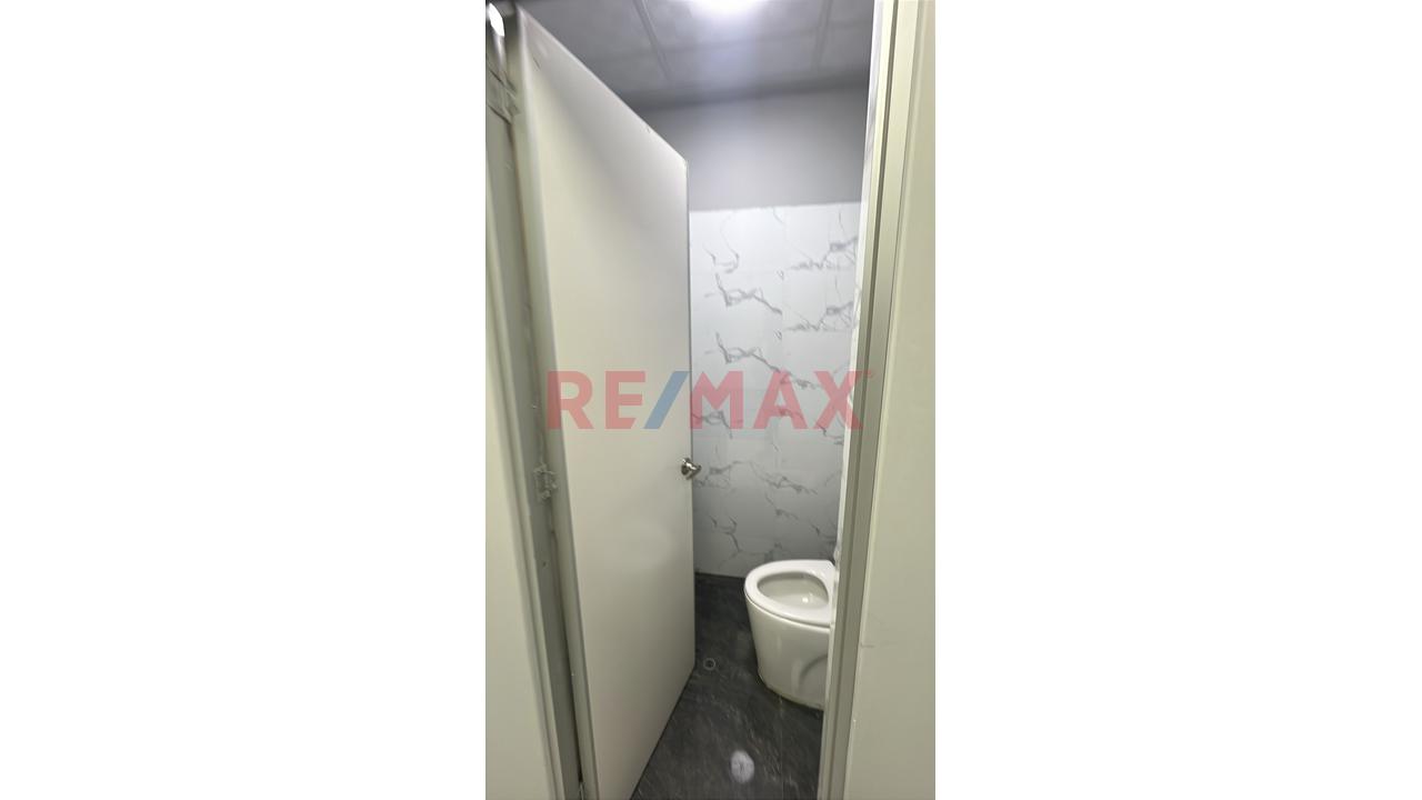 Amplio Local En Alquiler Cerca Al Mall Aventura Porongoche, Paucarpata - 6