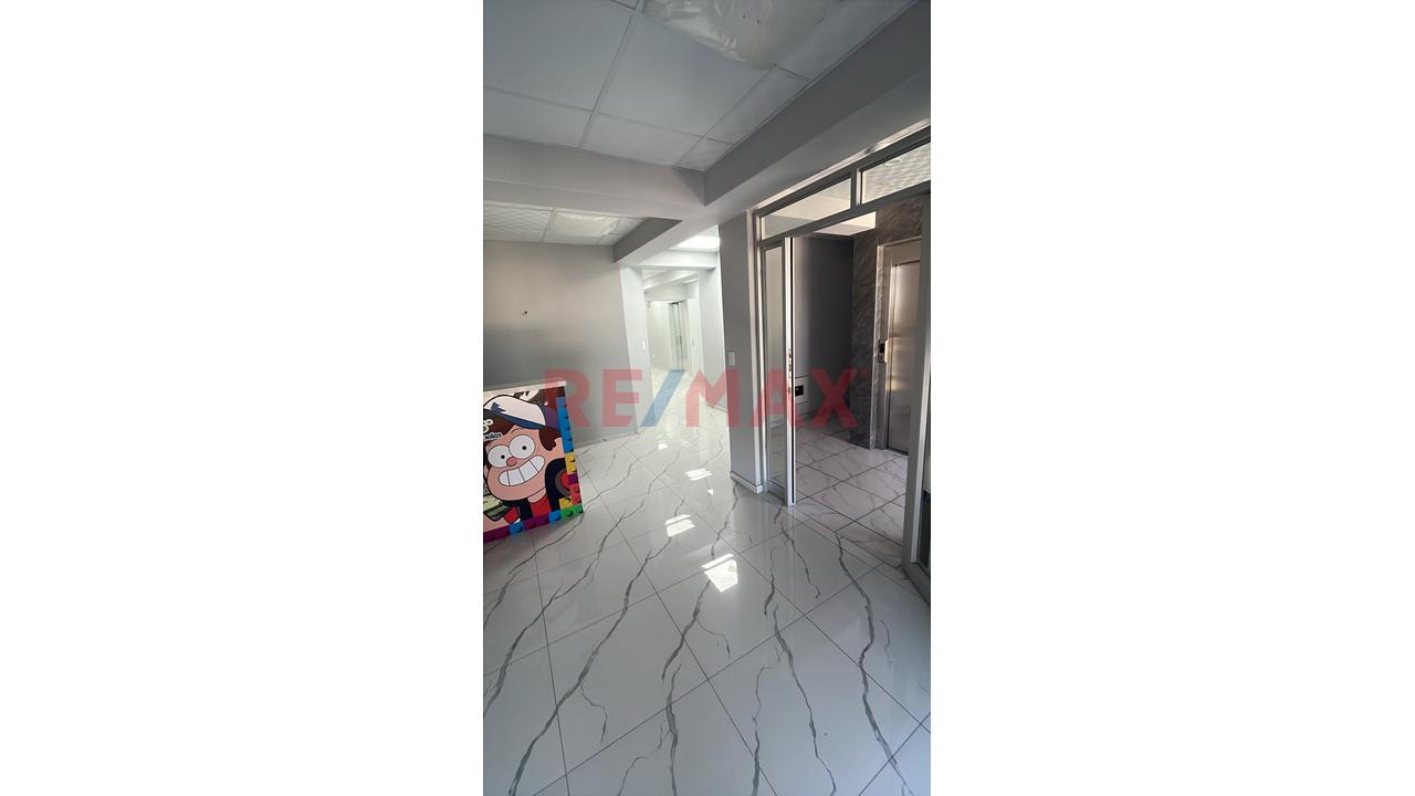 Amplio Local En Alquiler Cerca Al Mall Aventura Porongoche, Paucarpata - 2