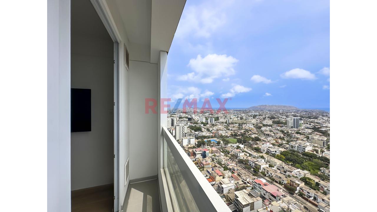 🏙️ ¡Vive En Las Alturas Con Una Vista Espectacular! - Surquillo — foto 3