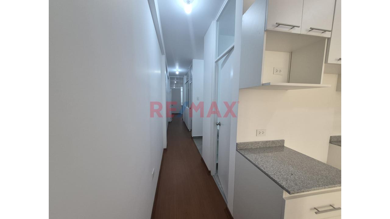 Venta De Departamento En Estreno En San Martin De Porres — foto 8