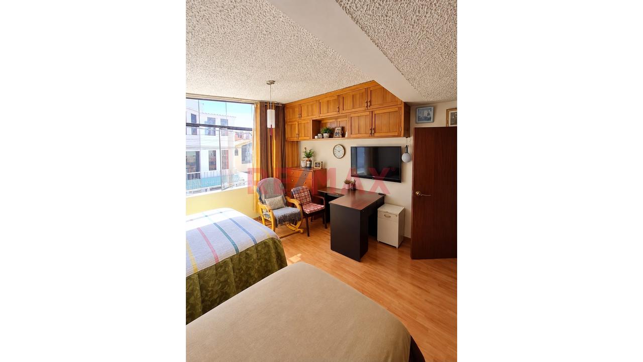 Casa En Venta Urb Lambramani — foto 5
