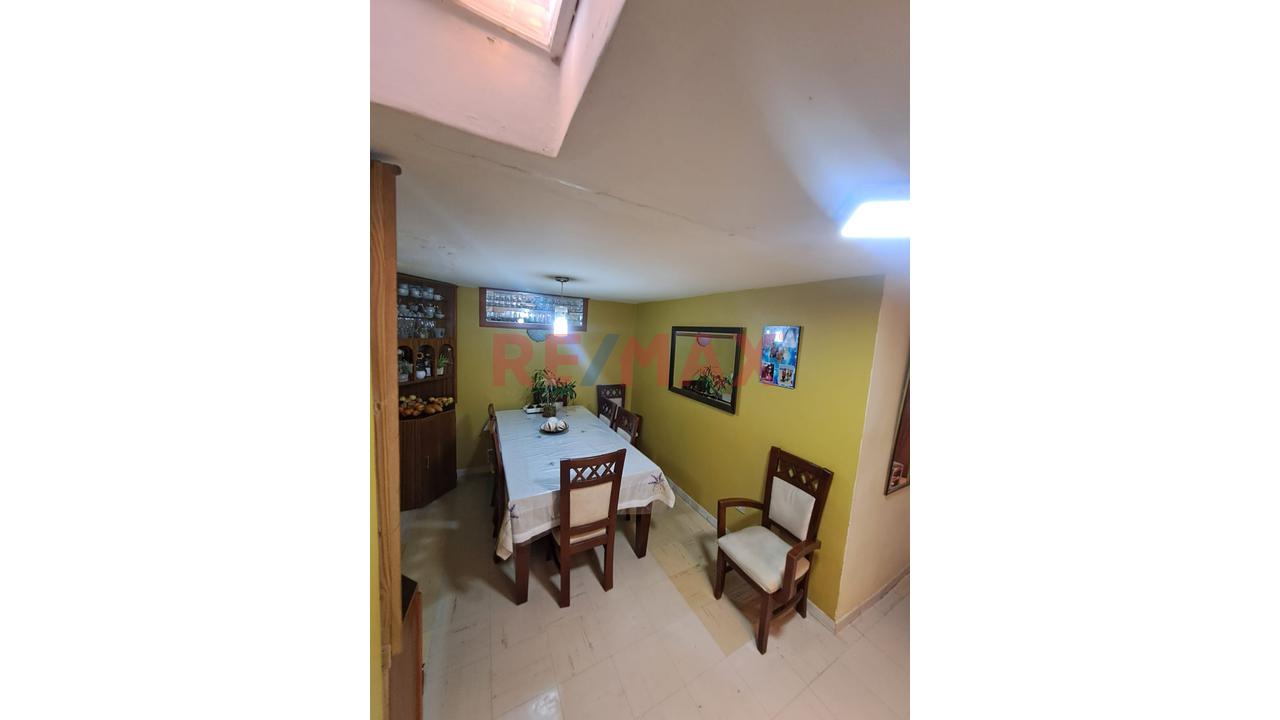 Casa En Venta Urb Lambramani — foto 2