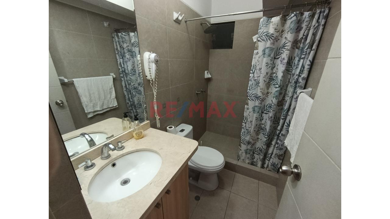 Se Vende Oficina En Muy Buena Ubicación. Centro De Miraflores , Segura, Iluminada Y Comoda. Con Estacionamiento Techado Incluído. - 17