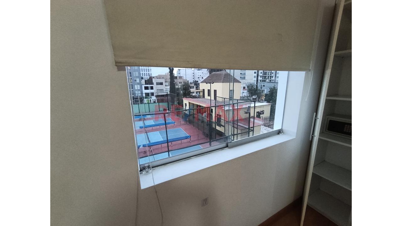 Se Vende Oficina En Muy Buena Ubicación. Centro De Miraflores , Segura, Iluminada Y Comoda. Con Estacionamiento Techado Incluído. — foto 15