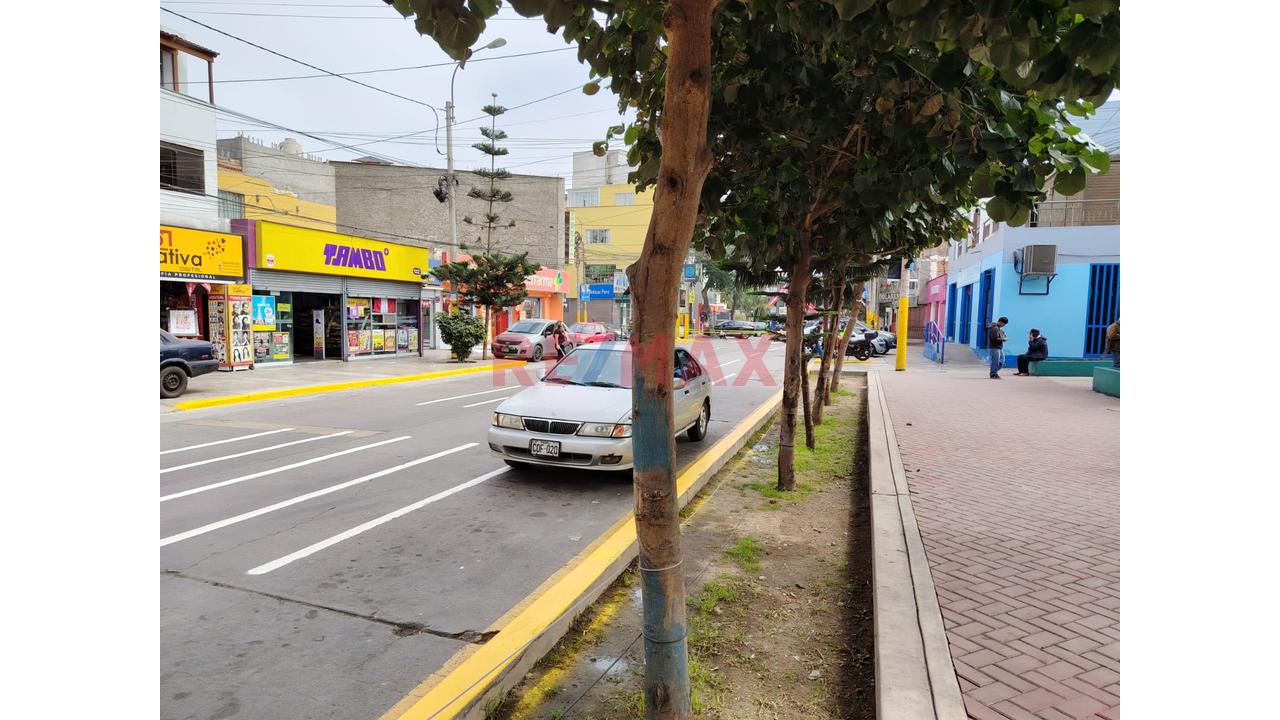 🛎️¡Ocasion !Vendo Local Primer Piso Comercial En Salamanca (Frente A Parque Fap- Av Paracas Y Mercado ) 🛎️ - 3