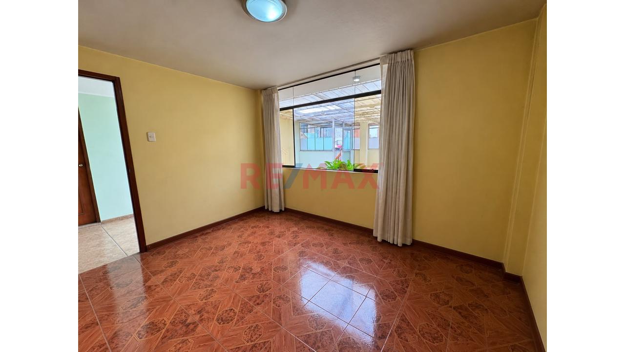 Vendo Departamento - El Agustino! Piso 4 | Urb. Huancayo ✨Zona 1✨ A 3 Cuadras De Puente Nuevo ¡Precio Negociable! - 9