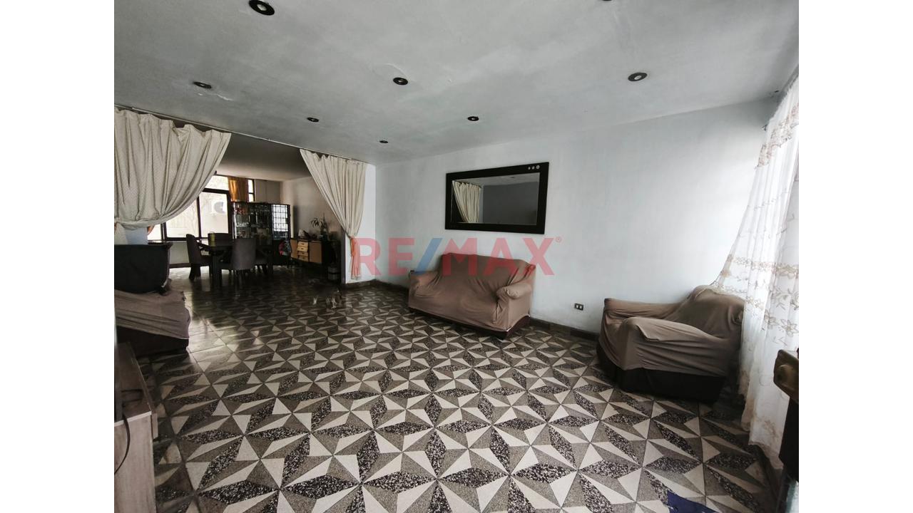 Se Vende Casa En Av Amancaes Zona Comercial — foto 6