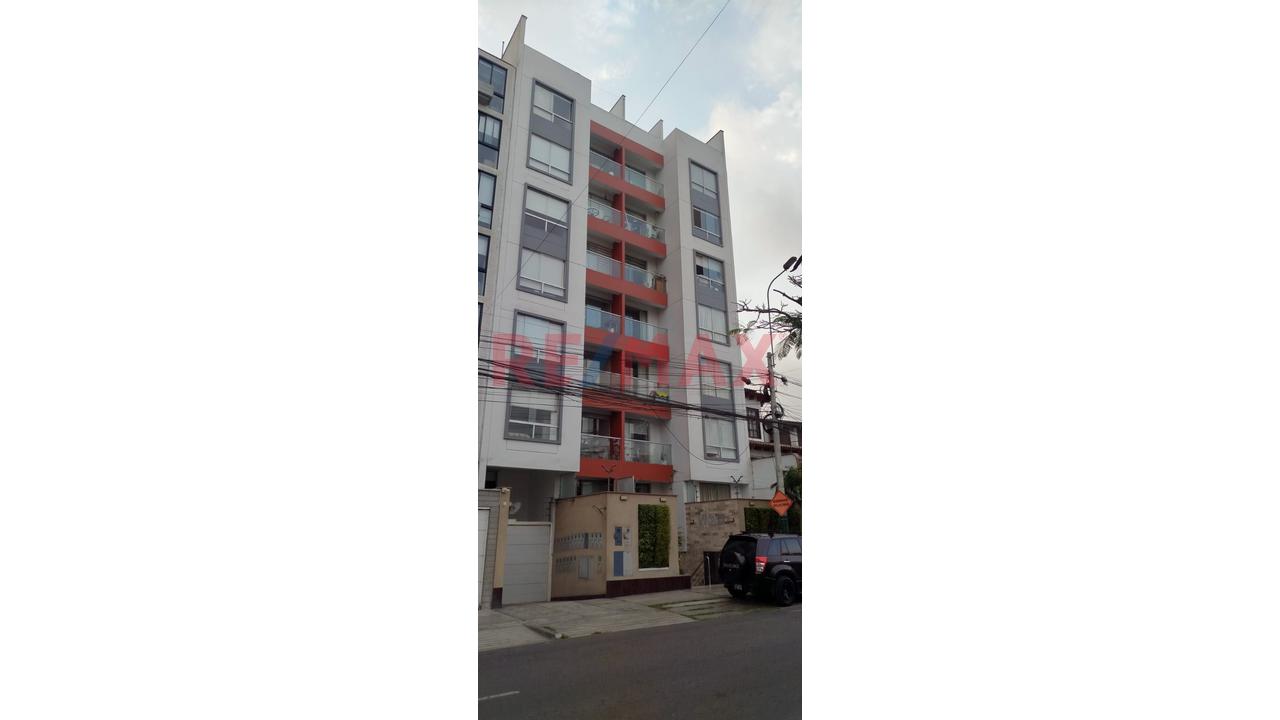 Se Alquila Departamento En Surquillo — foto 1
