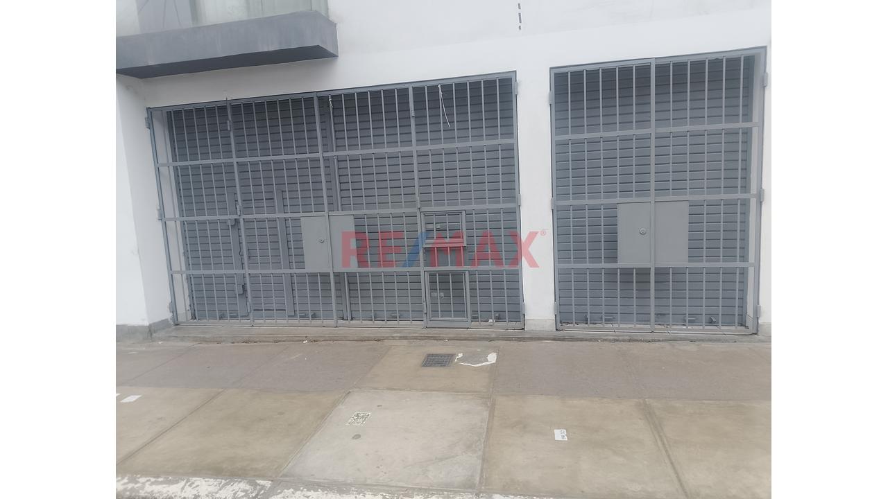 Local Comercial En Avenida Ariosto Matellini — foto 4