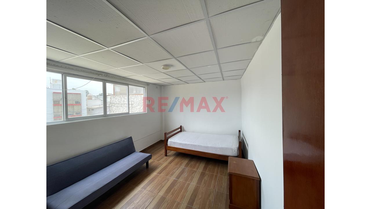Se Alquila Departamento En San Isidro Limite Con Surquillo - Semi Amoblado — foto 2