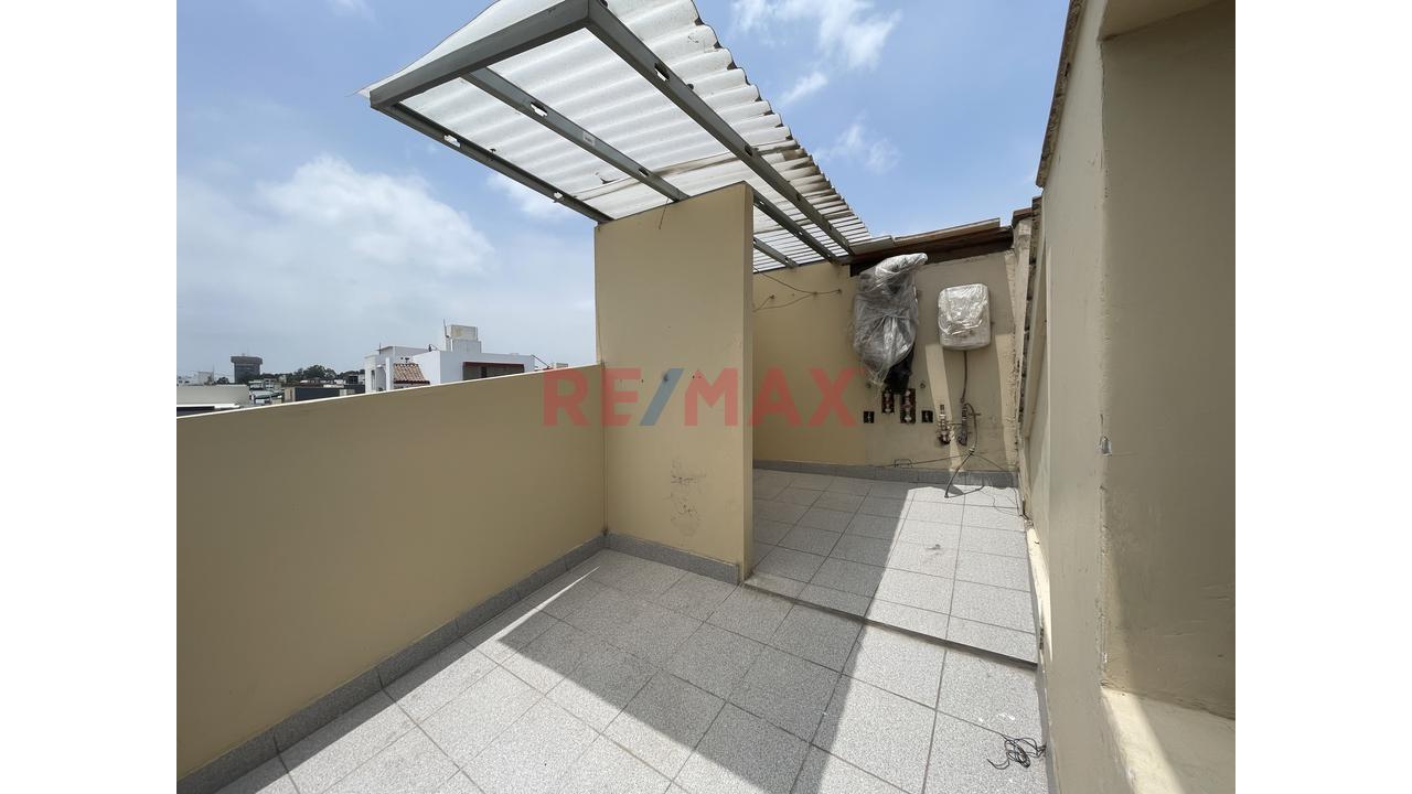 Se Alquila Departamento En San Isidro Limite Con Surquillo - Semi Amoblado — foto 12
