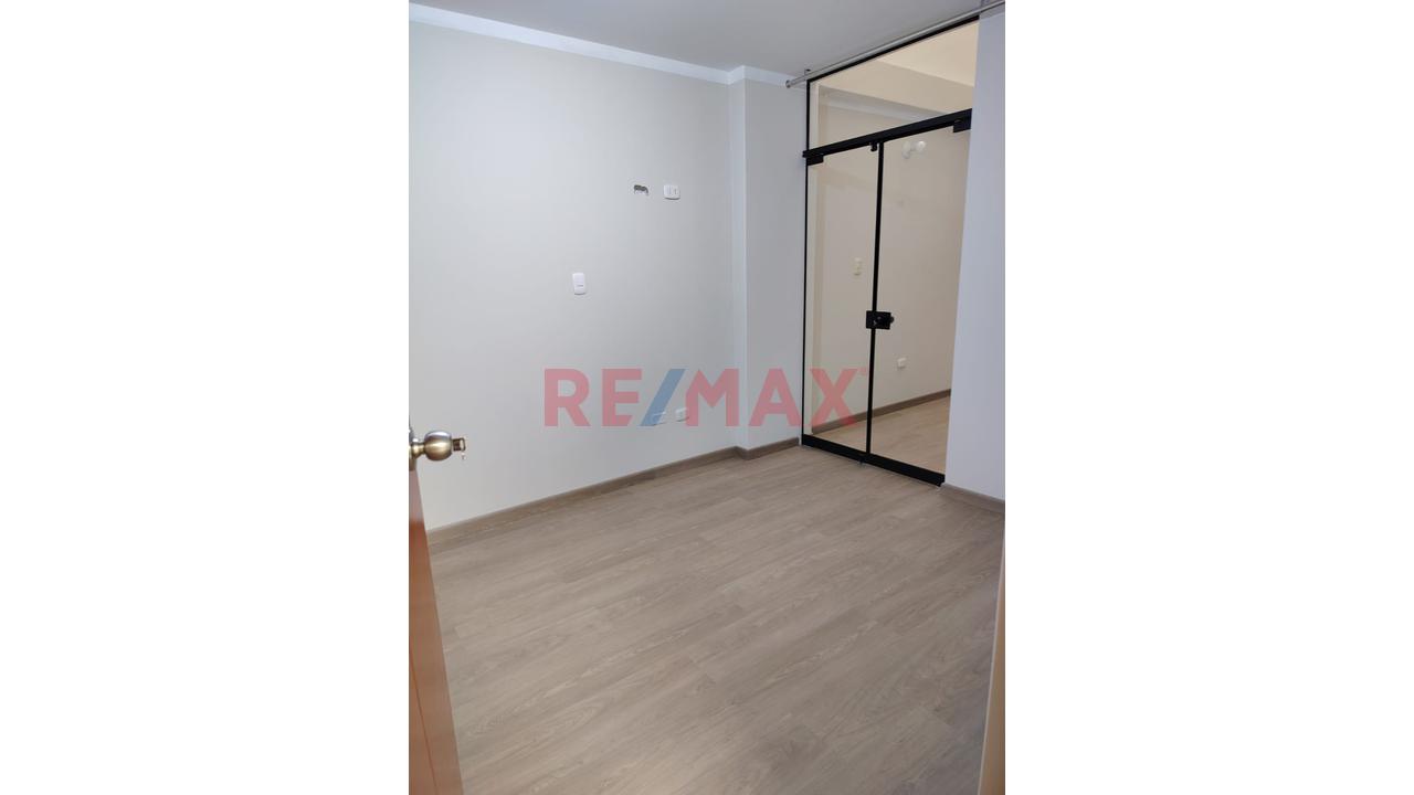 Alquiler Amplio Departamento En Estreno En Urbanización Cerrada, Cerca A Centro De Convenciones Cerro Juli - 15