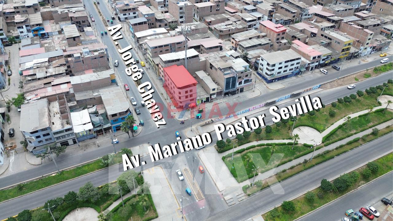 Se Alquila Local Comercial De 3 Pisos Ubicado En Avenida Pastor Sevilla - 21