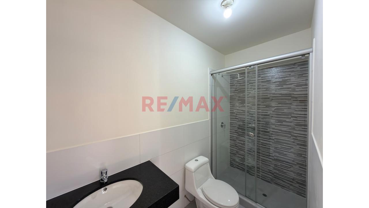 Departamento + Estacionamiento - En Alquiler - Av. Sanchez Carrión ! — foto 7