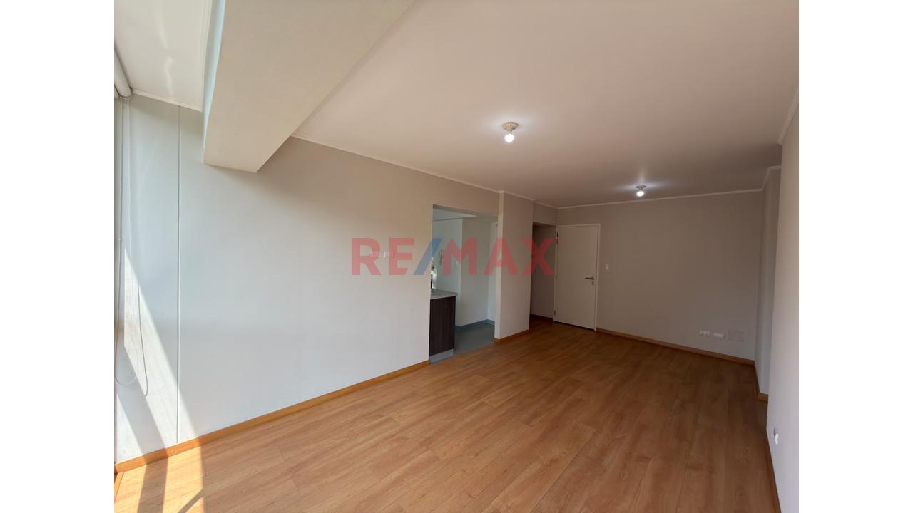 Departamento + Estacionamiento - En Alquiler - Av. Sanchez Carrión ! — foto 2