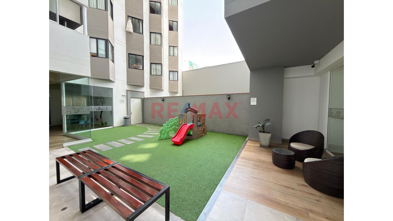 Departamento + Estacionamiento - En Alquiler - Av. Sanchez Carrión ! — foto 10