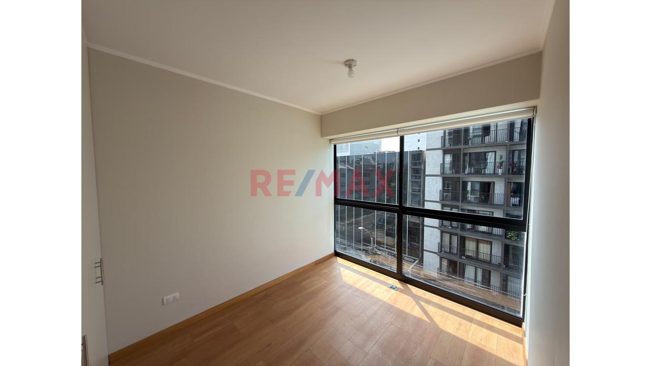 Departamento + Estacionamiento - En Alquiler - Av. Sanchez Carrión ! — foto 6