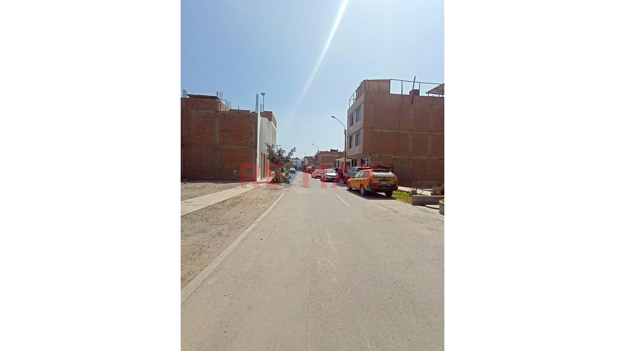 Terreno En Venta De 90 M² En La Urb. Las Cascadas De Menorca - Carabayllo - 3
