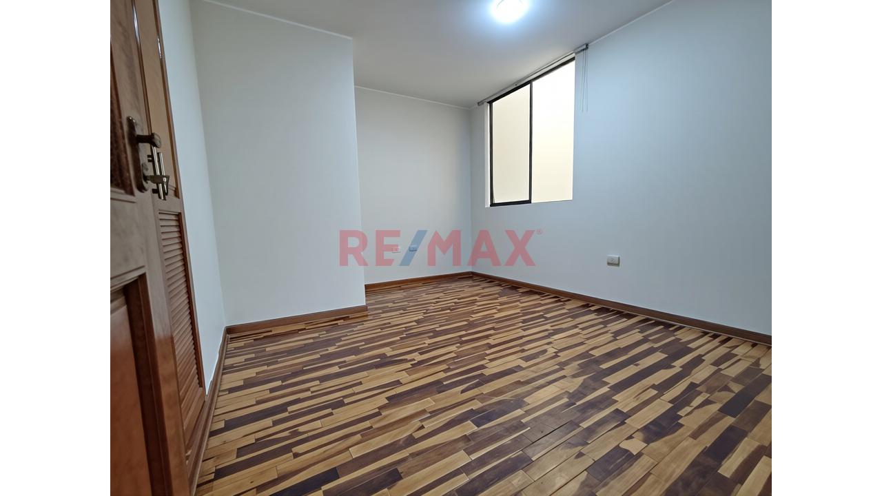 🏢 Alquiler De Departamento De 3 Dormitorios En La Molina (Cuarto Piso) - Urb. Santa Raquel — foto 9