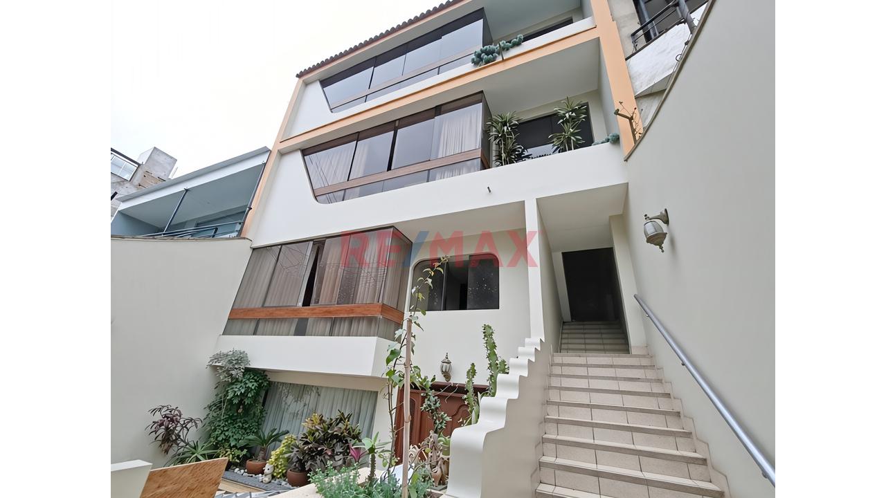 🏢 Alquiler De Departamento De 3 Dormitorios En La Molina (Cuarto Piso) - Urb. Santa Raquel — foto 3