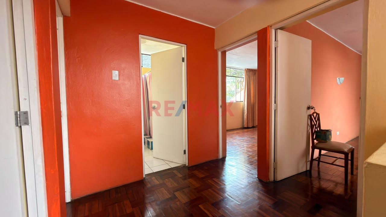 Casa Frente A Parque Con Terreno De 227.70 M² En El Arenal, San Juan De Miraflores — foto 8