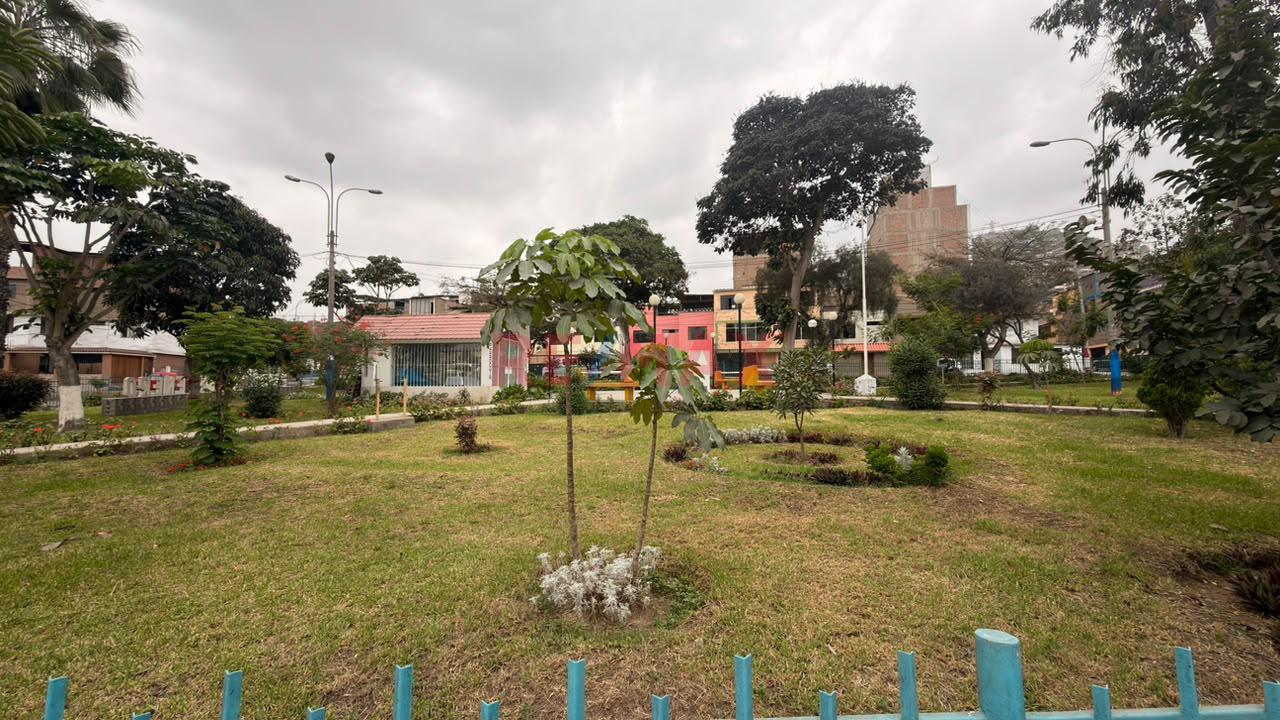 Casa Frente A Parque Con Terreno De 227.70 M² En El Arenal, San Juan De Miraflores — foto 14