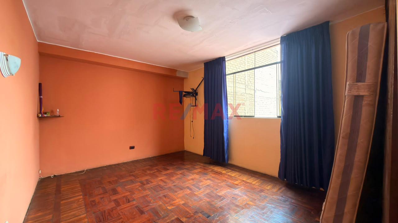 Casa Frente A Parque Con Terreno De 227.70 M² En El Arenal, San Juan De Miraflores — foto 13