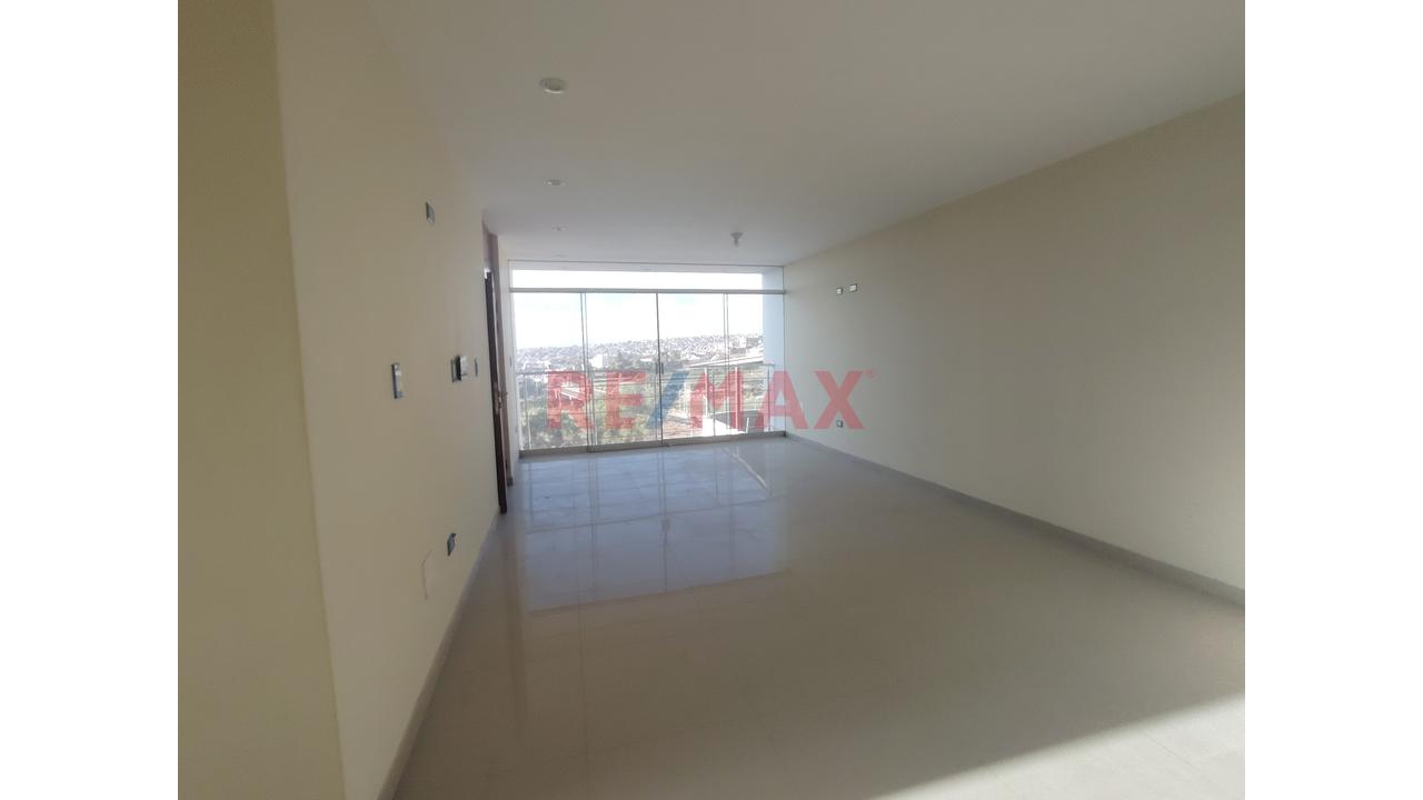 🏡 Departamento 108 M² En Socabaya – 3Er Piso, Bien Iluminado, Con Cochera Techada Independiente De 16.08 M² — foto 2