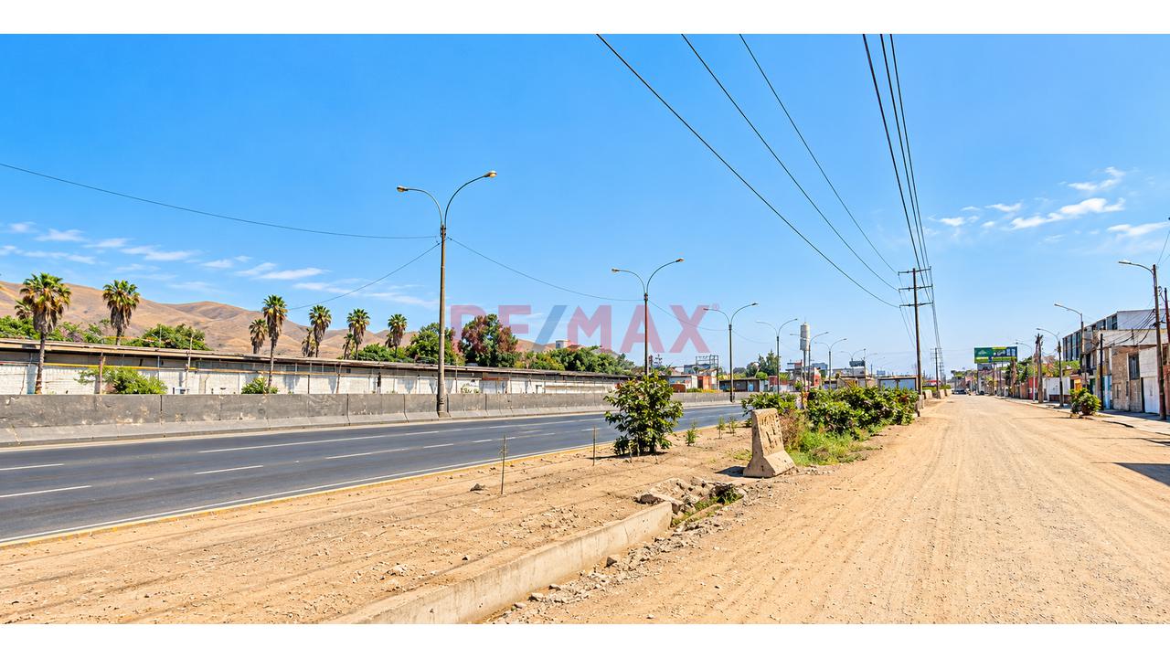 🔥 Local Comercial En Venta En Plena Panamericana Norte | 1,900 M² Construidos | Puente Piedra - 4
