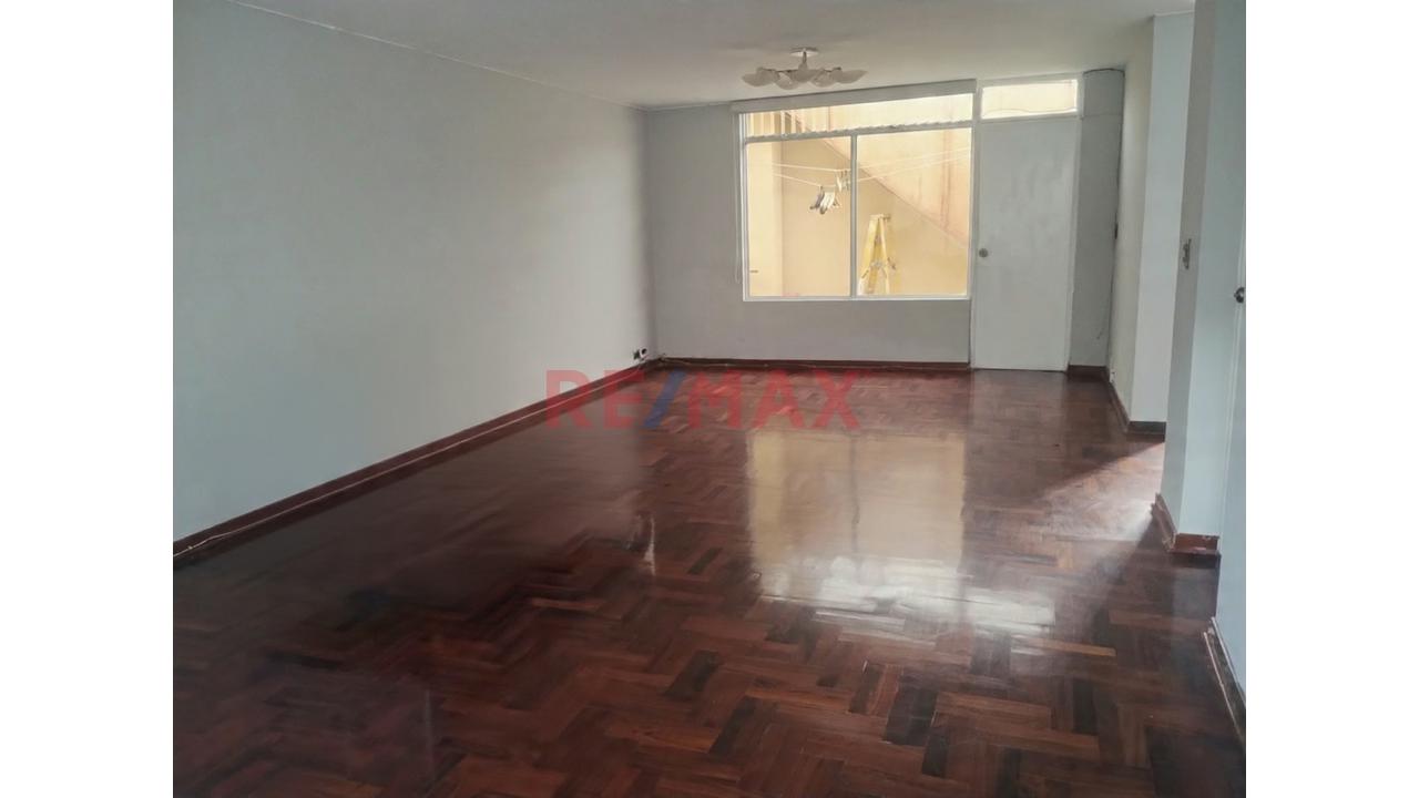 🏡 Vive Cerca Del Mar, Los Parques Y Todo Lo Que Necesitas Casa De 2 Pisos , En Magdalena Del Mar, Límite Con San Isidro. — foto 5