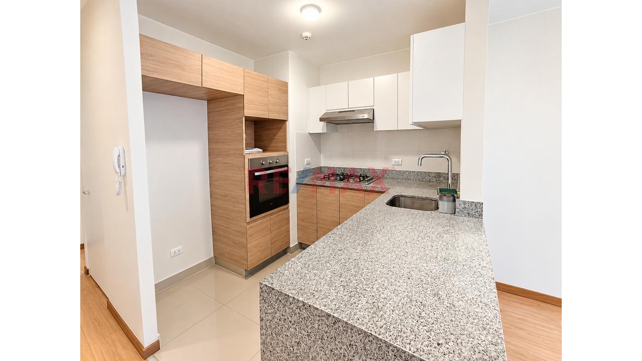 Departamento Con Estacionamiento En Av. Salaverry | Pet Friendly | Vista Panorámica — foto 4